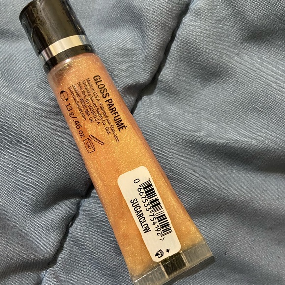 Victoria Secret - Picture 2 of 2